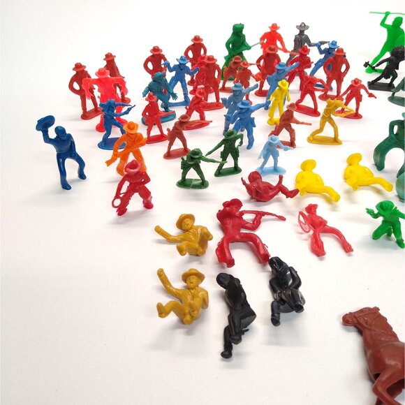 Cowboy & Indians Vintage Plastic Toy Lot Nostalgic Collection Wear & Play Damage - Picture 3 of 11
